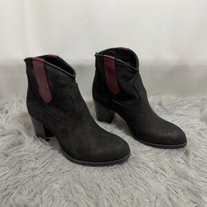 Bakers ankle heel boots